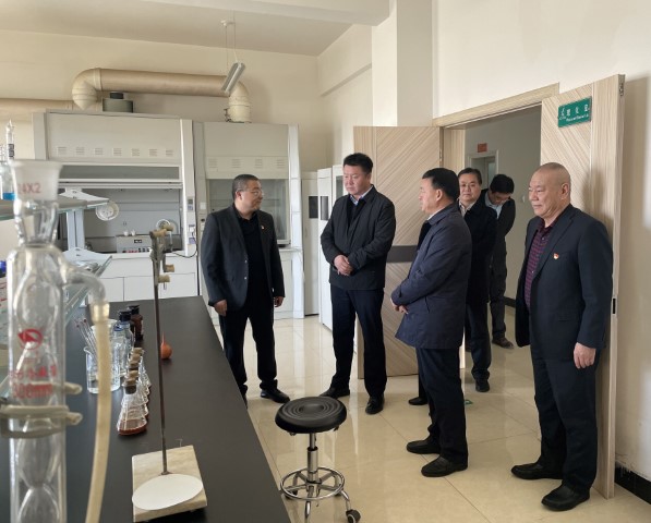 酒泉市政府黨組成員、副市長哈里別克來敦煌種業(yè)調(diào)研指導工作